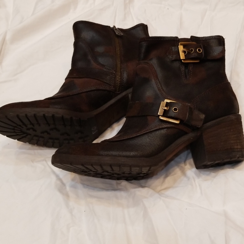 Donald Pliner Brown Boots